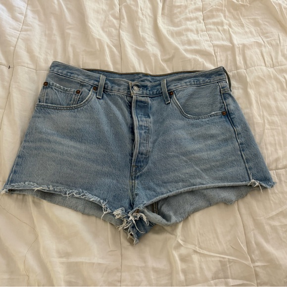 Levi’s 501 High Waisted Button Up Jean Shorts - Picture 3 of 3